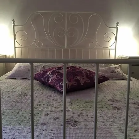 Letizia House Bed & Breakfast *